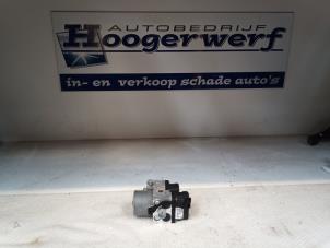 Gebrauchte ABS Pumpe Opel Corsa C (F08/68) 1.2 16V Preis € 50,00 Margenregelung angeboten von Autobedrijf Hoogerwerf