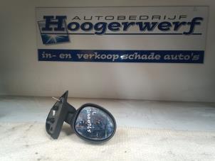 Used Wing mirror, left Renault Twingo (C06) 1.2 16V Price € 20,00 Margin scheme offered by Autobedrijf Hoogerwerf