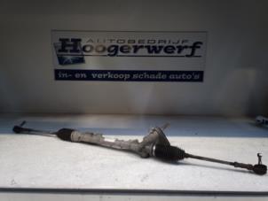 Usagé Crémaillère de direction Renault Twingo II (CN) 1.2 16V Quickshift 5 Prix € 50,00 Règlement à la marge proposé par Autobedrijf Hoogerwerf