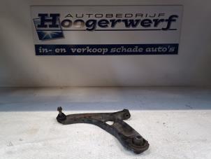 Usagé Bras de suspension avant gauche Citroen C1 1.0 12V Prix € 30,00 Règlement à la marge proposé par Autobedrijf Hoogerwerf