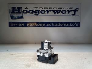Usagé Pompe ABS Renault Scénic I (JA) 1.6 16V Prix € 150,00 Règlement à la marge proposé par Autobedrijf Hoogerwerf