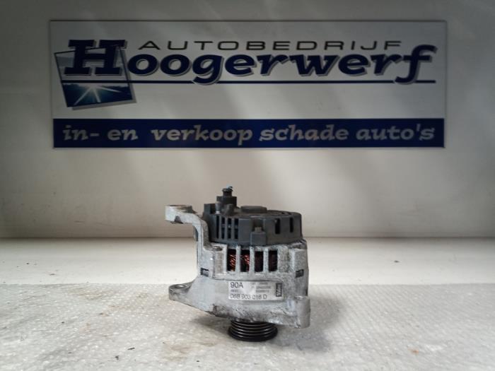 Begagnade Dynamo Volkswagen Passat (3B2) 1.8 20V Pris € 30,00 Marginaltabell erbjuds av Autobedrijf Hoogerwerf