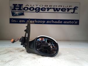 Used Wing mirror, right Peugeot 206 SW (2E/K) 2.0 HDi Price € 20,00 Margin scheme offered by Autobedrijf Hoogerwerf