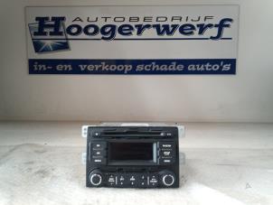 Used Radio Kia Rio III (UB) 1.2 CVVT 16V Price € 70,00 Margin scheme offered by Autobedrijf Hoogerwerf