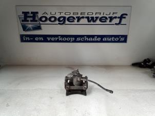 Gebrauchte Bremszange rechts hinten Volkswagen Transporter T5 2.0 TDI DRF Preis € 40,00 Margenregelung angeboten von Autobedrijf Hoogerwerf