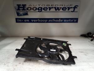 Usados Ventilador de radiador Chevrolet Spark 1.2 16V Precio € 30,00 Norma de margen ofrecido por Autobedrijf Hoogerwerf