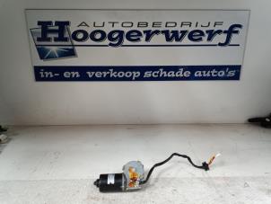 Usagé Moteur essuie-glace avant Mercedes C Combi (S203) 2.7 C-270 CDI 20V Prix € 20,00 Règlement à la marge proposé par Autobedrijf Hoogerwerf