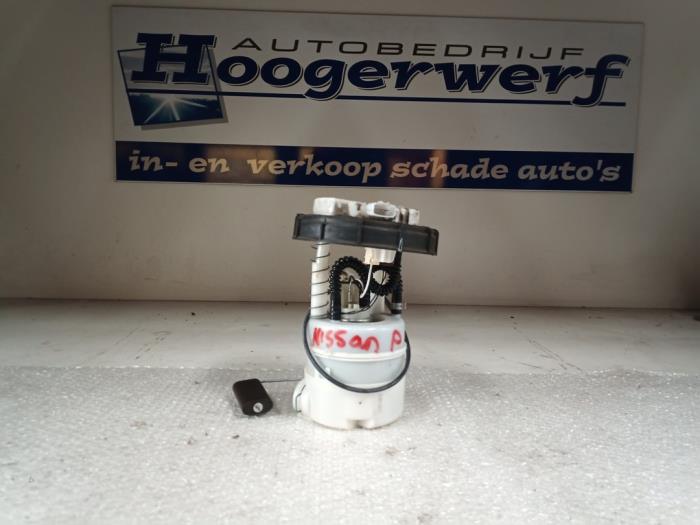 Bomba eléctrica de combustible de un Nissan Pulsar (C13) 1.2 DIG-T 16V 2015