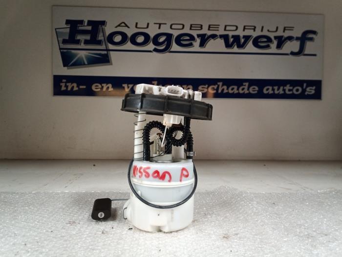 Bomba eléctrica de combustible de un Nissan Pulsar (C13) 1.2 DIG-T 16V 2015