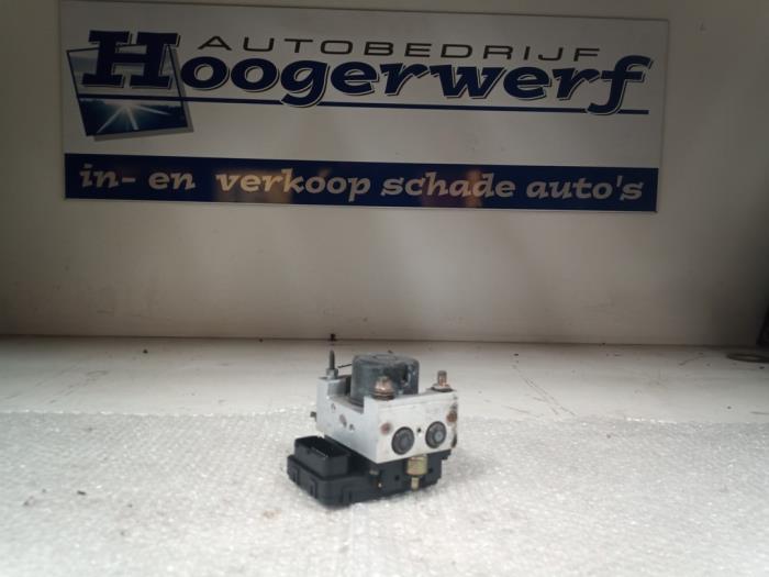 Begagnade ABS-pump Daihatsu Sirion/Storia (M1) 1.0 12V Pris € 60,00 Marginaltabell erbjuds av Autobedrijf Hoogerwerf