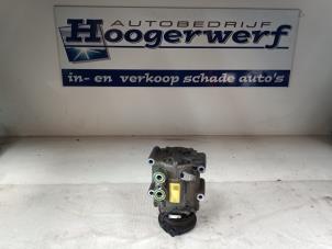 Używane Pompa klimatyzacji Ford Fiesta 5 (JD/JH) 1.4 16V Cena € 50,00 Procedura marży oferowane przez Autobedrijf Hoogerwerf