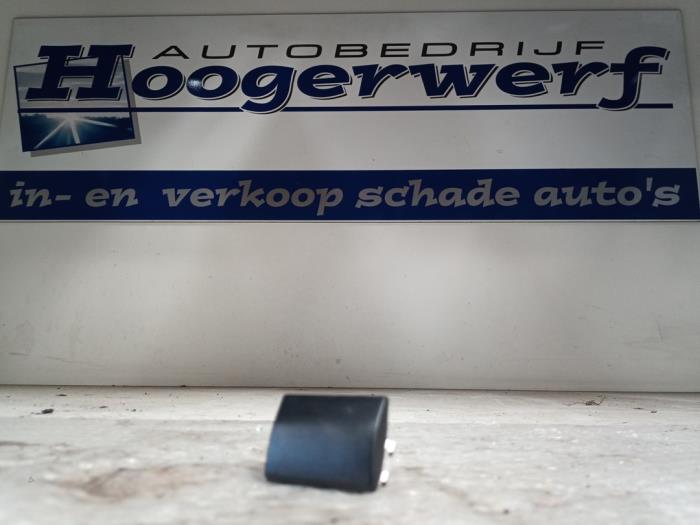 Begagnade Ljussensor Audi A1 (8X1/8XK) 1.0 TFSI 12V Pris € 20,00 Marginaltabell erbjuds av Autobedrijf Hoogerwerf