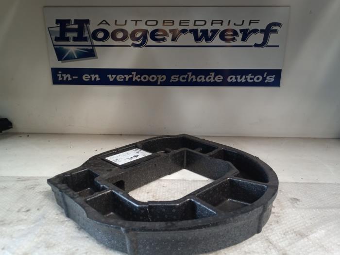 Używane Pompa do opon Audi A1 (8X1/8XK) 1.0 TFSI 12V Cena € 40,00 Procedura marży oferowane przez Autobedrijf Hoogerwerf