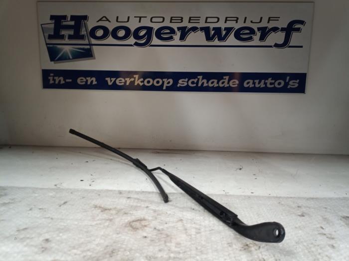 Front wiper arm from a Renault Grand Scénic II (JM) 2.0 16V 2006