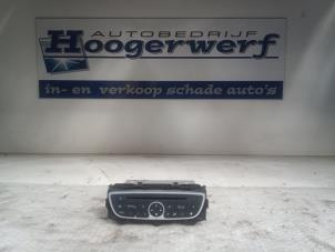 Used Radio Renault Twingo II (CN) 1.5 dCi 90 FAP Price € 40,00 Margin scheme offered by Autobedrijf Hoogerwerf