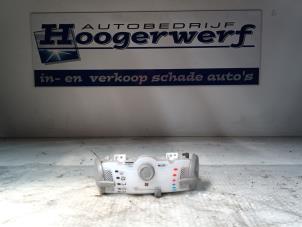 Usados Panel de control de calefacción Toyota Aygo (B10) 1.0 12V VVT-i Precio € 20,00 Norma de margen ofrecido por Autobedrijf Hoogerwerf