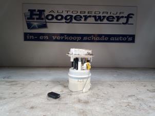 Used Electric fuel pump Peugeot 206 (2A/C/H/J/S) 1.4 XR,XS,XT,Gentry Price € 30,00 Margin scheme offered by Autobedrijf Hoogerwerf