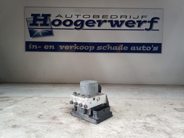 Begagnade ABS-pump Skoda Citigo 1.0 12V Pris € 100,00 Marginaltabell erbjuds av Autobedrijf Hoogerwerf
