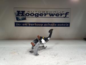 Used Accelerator pedal Nissan X-Trail (T32) 1.6 DIG-T 16V Price € 100,00 Margin scheme offered by Autobedrijf Hoogerwerf
