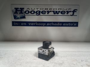 Usados Bomba ABS Toyota Corolla (EB/ZZ/WZ/CD) 1.6 16V VVT-i Precio € 40,00 Norma de margen ofrecido por Autobedrijf Hoogerwerf
