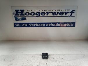Used Tailgate lock mechanism Peugeot Partner 1.6 HDI 75 Price € 25,00 Margin scheme offered by Autobedrijf Hoogerwerf