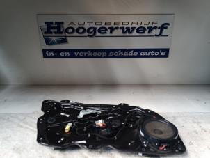 Usagé Mécanique vitre 4portes avant gauche Volkswagen Passat Variant (3C5) 1.6 TDI 16V Bluemotion Prix € 50,00 Règlement à la marge proposé par Autobedrijf Hoogerwerf