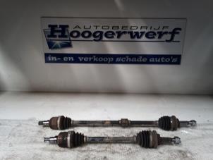 Usagé Arbre de transmission avant droit Chevrolet Spark 1.0 16V Bifuel Prix € 40,00 Règlement à la marge proposé par Autobedrijf Hoogerwerf
