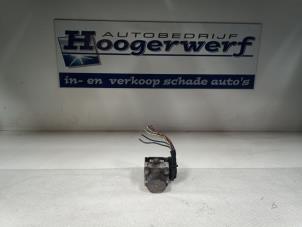 Gebrauchte ABS Pumpe Opel Corsa C (F08/68) 1.2 16V Twin Port Preis € 90,00 Margenregelung angeboten von Autobedrijf Hoogerwerf