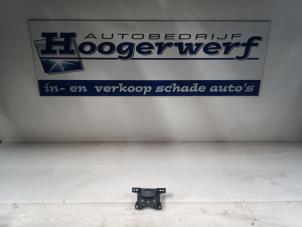 Gebrauchte Handbremse Schalter Toyota C-HR (X1,X5) 1.8 16V Hybrid Preis € 50,00 Margenregelung angeboten von Autobedrijf Hoogerwerf