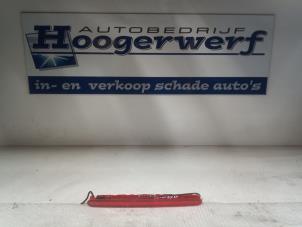 Używane Dodatkowe swiatlo stopu srodek Volkswagen Touran (1T1/T2) 2.0 FSI 16V Cena € 15,00 Procedura marży oferowane przez Autobedrijf Hoogerwerf