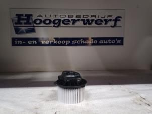 Usagé Ventilateur chauffage Kia Picanto (JA) 1.0 12V Prix € 30,00 Règlement à la marge proposé par Autobedrijf Hoogerwerf