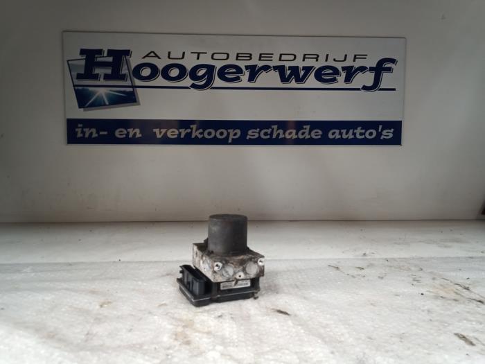 Begagnade ABS-pump Ford Transit 2.2 TDCi 16V Pris € 40,00 Marginaltabell erbjuds av Autobedrijf Hoogerwerf