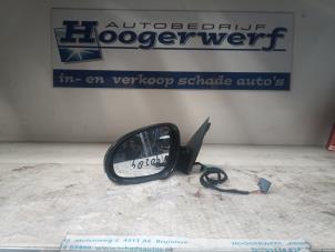 Usagé Rétroviseur gauche Volkswagen Passat Variant (3C5) 1.6 TDI 16V Bluemotion Prix € 100,00 Règlement à la marge proposé par Autobedrijf Hoogerwerf