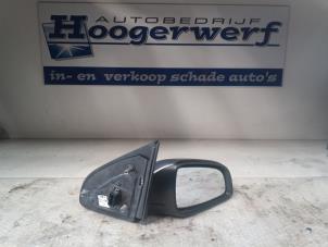 Used Wing mirror, right Opel Astra H SW (L35) 1.7 CDTi 16V Price € 30,00 Margin scheme offered by Autobedrijf Hoogerwerf