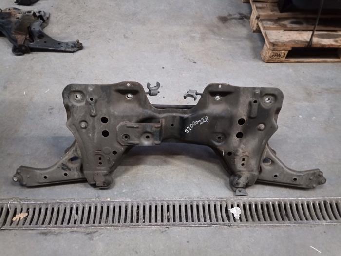 Subframe Opel Corsa D 1.2 16V - 13427070 Z12XEP