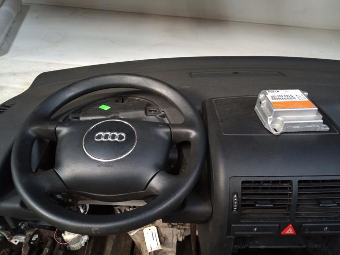 Airbag set + dashboard z Audi A2 (8Z0) 1.4 16V 2004