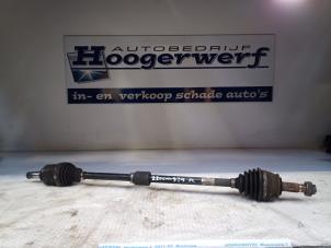 Usagé Arbre de transmission avant droit Opel Corsa D 1.3 CDTi 16V ecoFLEX Prix € 25,00 Règlement à la marge proposé par Autobedrijf Hoogerwerf