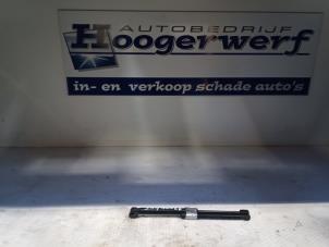 Używane Zestaw amortyzatorów gazowych tylnej klapy Volkswagen Up! (121) 1.0 TSI 12V Cena € 15,00 Procedura marży oferowane przez Autobedrijf Hoogerwerf