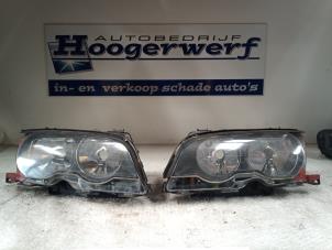 Used Headlight, right BMW 3 serie (E46/4) 318i 16V Price € 30,00 Margin scheme offered by Autobedrijf Hoogerwerf