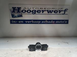 Used Air conditioning control panel Renault Clio III (BR/CR) 1.6 16V Price € 30,00 Margin scheme offered by Autobedrijf Hoogerwerf