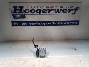 Used ABS pump Renault Clio III (BR/CR) 1.6 16V Price € 50,00 Margin scheme offered by Autobedrijf Hoogerwerf