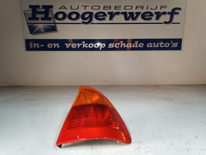 Taillight, right from a BMW 3 serie Touring (E46/3) 318d 16V 2003