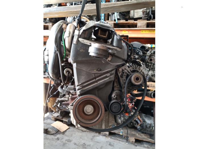Motor de un Renault Twingo II (CN) 1.5 dCi 75 FAP 2012