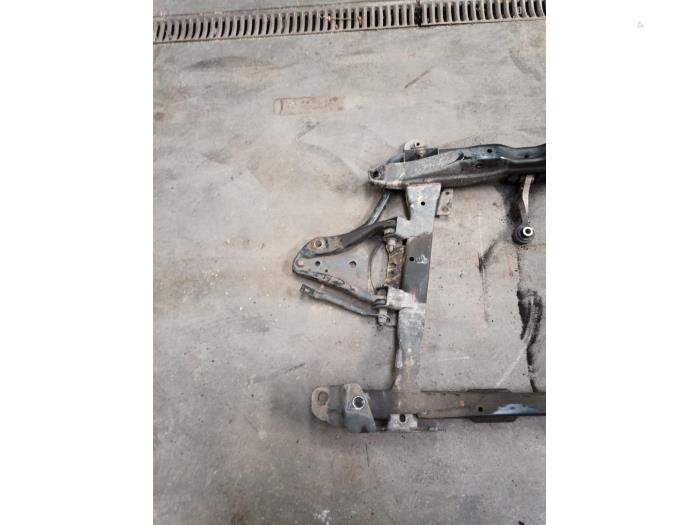 Subframe from a Renault Twingo II (CN) 1.5 dCi 75 FAP 2012