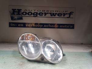 Used Headlight, right Mercedes CLK (R209) 3.5 350 V6 18V Price € 200,00 Margin scheme offered by Autobedrijf Hoogerwerf