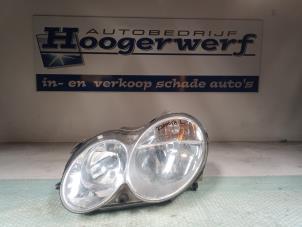 Used Headlight, left Mercedes CLK (R209) 3.5 350 V6 18V Price € 200,00 Margin scheme offered by Autobedrijf Hoogerwerf