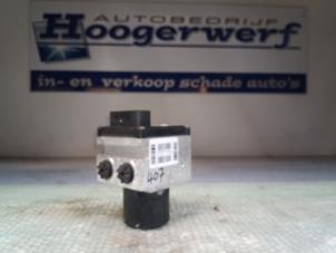 Usagé Bloc ABS Peugeot 407 (6D) 2.0 HDiF 16V Prix € 50,00 Règlement à la marge proposé par Autobedrijf Hoogerwerf