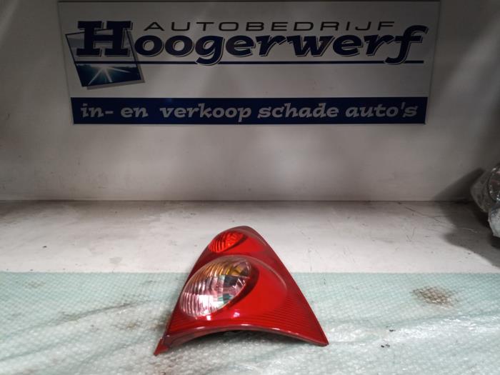 Taillight, right from a Peugeot 107 1.0 12V 2006
