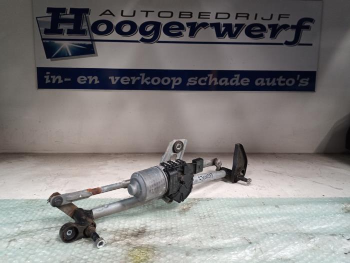 Wiper motor + mechanism from a Opel Astra H (L48) 1.6 16V 2008