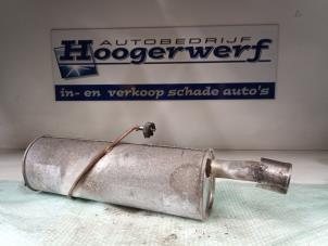 Usagé Echappement silencieux arrière Peugeot 206 (2A/C/H/J/S) 1.6 16V Prix € 20,00 Règlement à la marge proposé par Autobedrijf Hoogerwerf